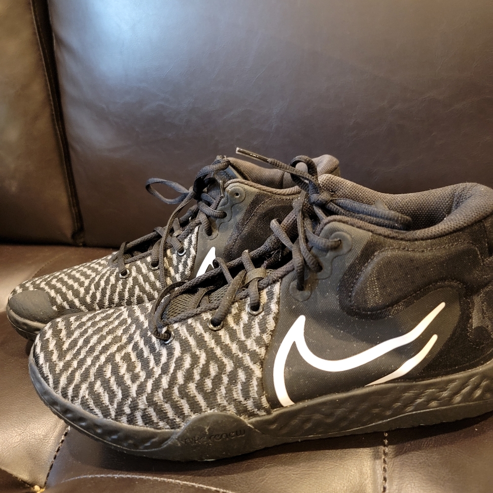 Kevin Durant Trey 5. Size 12. In Fair Condition - Picture 2 of 5